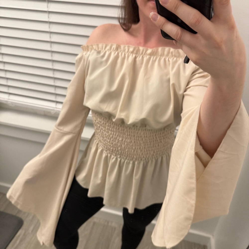 Bell Sleeve Top Size Small